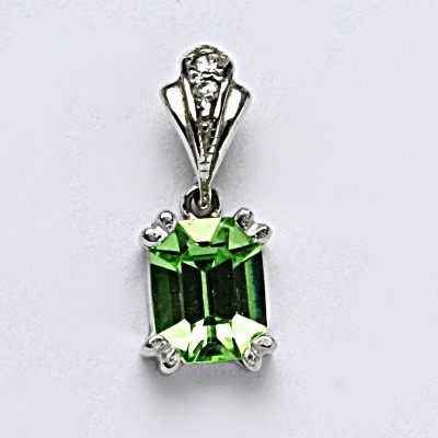 Čištín Stříbrný přívěšek s krystalem peridot P 1201 1