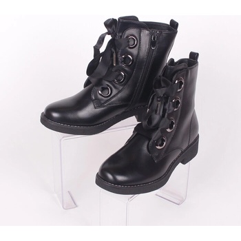 Image 1 of Дамски зимни кожени обувки в черен цвят със сатенени връзки