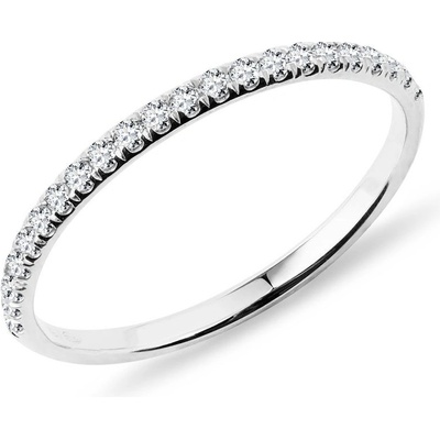 KLENOTA Prsteň half-eternity z bieleho zlata s diamantmi k0751012