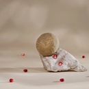 Kvitok Solution Prebiotický tuhý šampon s antipollution ochranou Dandruff Control (50 g)