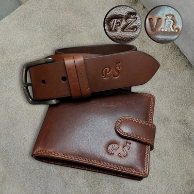 Personalizovaný pánský set - kožená peněženka a opasek z prémiové koňakové kůže s monogramem klíčenka s monogramem ZDARMA - Luxusní dárek pro muže