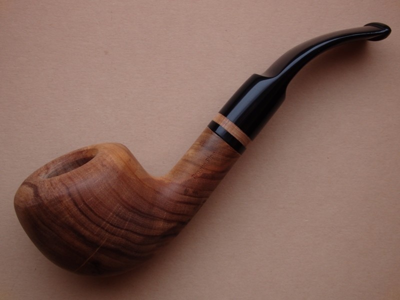 Prague pipe oliva