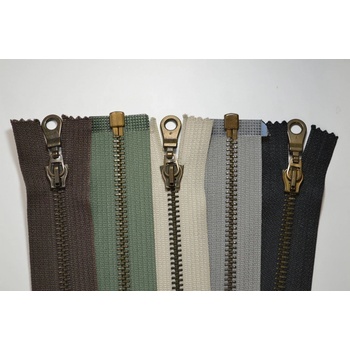 Zip kovový 65 cm