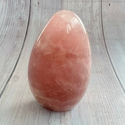 Nefertitis Růženín leštěný freeform Madagaskar 9 NF58868 - cca 5,2 x 10,5 cm, 423 g