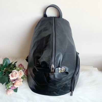 Кожена черна дамска раница -Х307