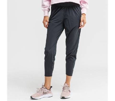 Nike ESSENTIAL