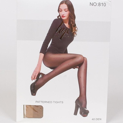 Чорапогащник в бежово на точки