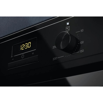 Image 1 of Electrolux EOF3H50BK SurroundCook 600