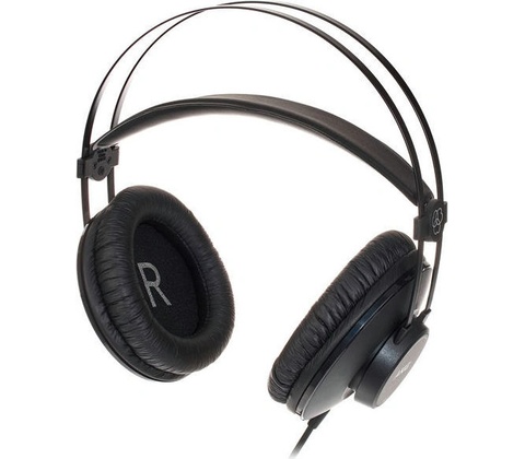AKG K52