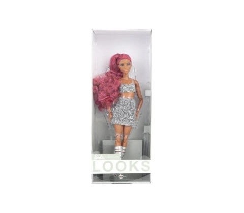 Barbie Basic Petite s copom