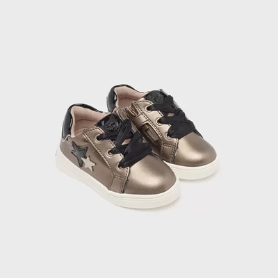 Mayoral Кецове бронз за бебе момиче с черни връзки и звезди Mayoral