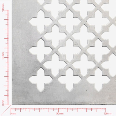 Děrovaný plech; děrování ozdobné; křížek přesazeně 19 x19 mm; rozteč 32 mm