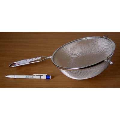 Cedník nerez 20 cm / husté tkanivo