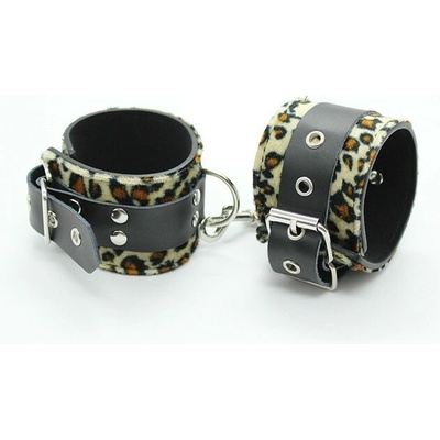 PUTÁ S LEOPARDÍM VZOROM