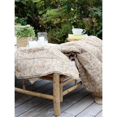 Chic Antique Latté bavlněný přehoz s květinovým motivem Quilt Flower 130 x 180 cm