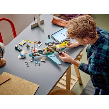 Image 1 of LEGO® City - Emergency Air Ambulance Airplane (60465)