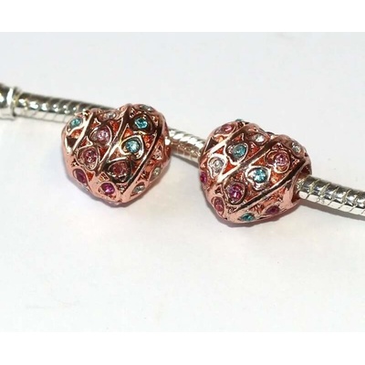 Korálek Fashion Jewerly na náramek nebo řetízek Zlaté srdce zdobené barevnými kamínky s mini srdíčky 3617