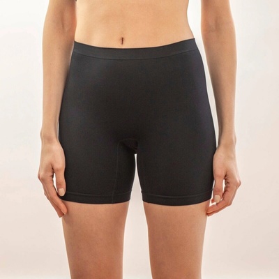 Strečové bezešvé šortky černá