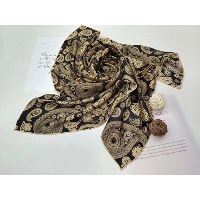 hedvábný šátek černý se zlatými ornamenty v dárkovém balení