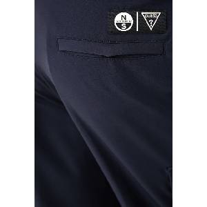 GUESS панталон карго мъжки x North Sails (M6GB22.W2168) - answear - 176,01 лв