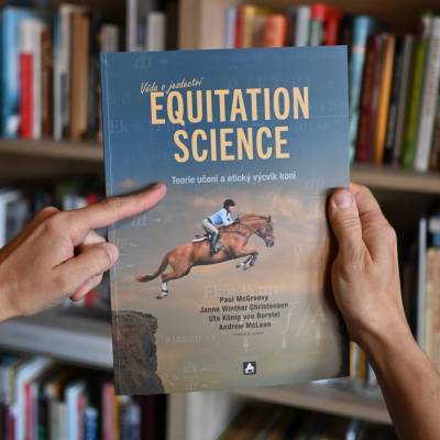 Arcaro Equitation science – Teorie učení a etický výcvik koní Paul McGreevy a kol.