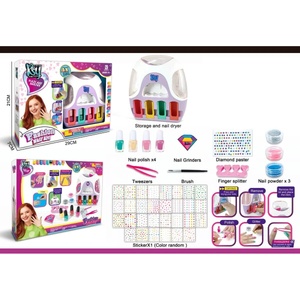 Armtoys ДЕТСКИ КОМПЛЕКТ ЗА МАНИКЮР С ЛАМПА НА БАТЕРИИ