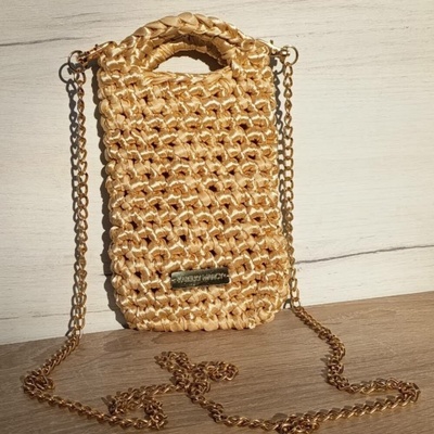 Krémová háčkovaná kabelka na mobil s řetízkem handmade