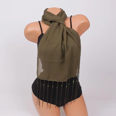 Маслено зелен шал с дълги ресни и малки перлички