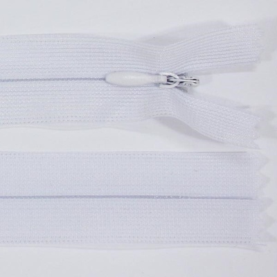 Zip skrytý šatový 3mm délka 20cm, barva 101