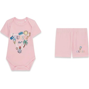 Guess Късo боди и къси спортни панталони за новородено момиче в розов цвят с весели щампи Guess