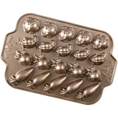 Nordic Ware Hliníková forma Zahradní zelenina 0,47 l hnědá