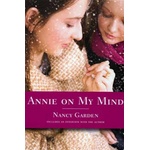 Andrews McMeel Publishing ANNIE ON MY MIND | Nancy Garden