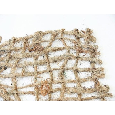 Jutová sieť na spevnenie svahov – Geomanet J500 EKO 500 g/m² 1,22×17,15 m [20,92 m²]