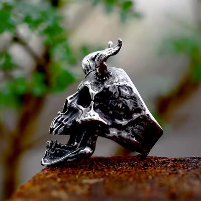 NNM пръстен Satanic Skull Horn - SS8-798R