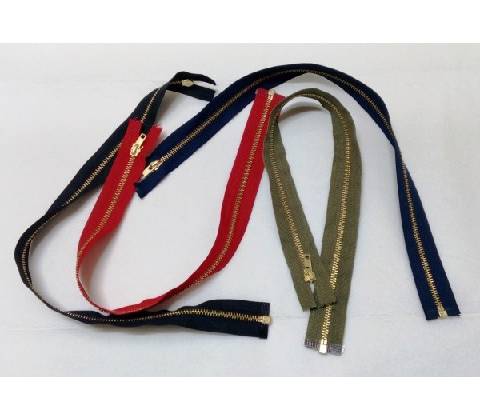 Zip mosazný 65 cm