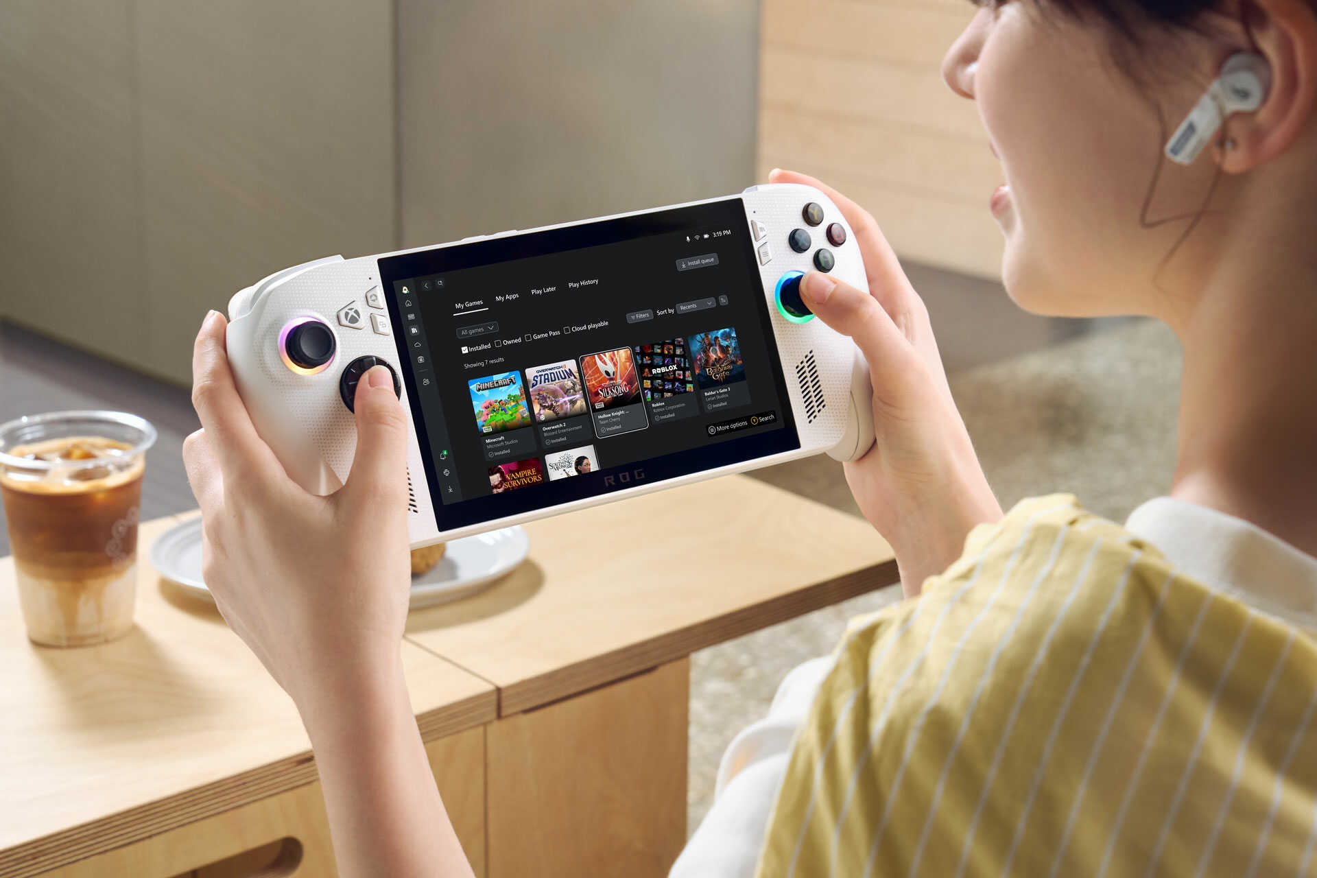 Hranie na ROG Xbox Ally v bielej farbe