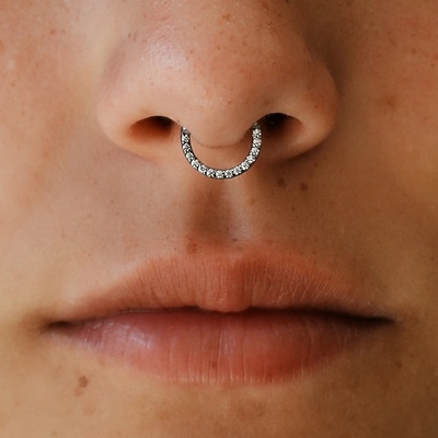 CryptoEshop Titanový otevírací kroužek s čirými zirkony Chloe 1,2 mm 10 mm W41-1210