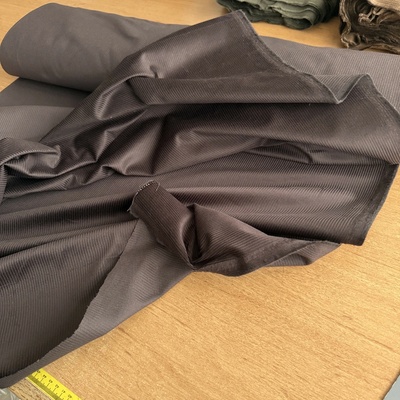 Manšestr hořká čokoláda Warmpeace x Velveta Varnsdorf 98%bavlna 2%lycra