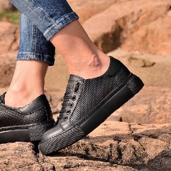 Image 1 of Tinti Shoes Черни дамски кецове Adel black stamp