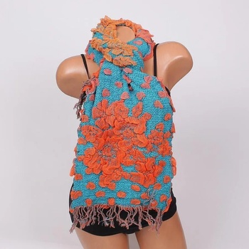 Image 1 of Ефектен шал в тюркоазено с оранжеви цветя