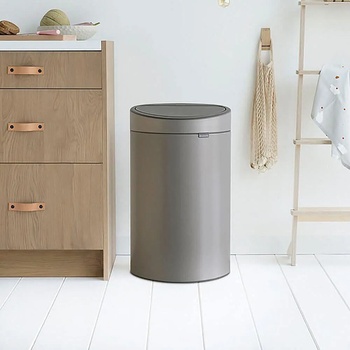 Brabantia 40 л. кош за боклук в цвят платина Brabantia от серия Touch Bin New (649732)