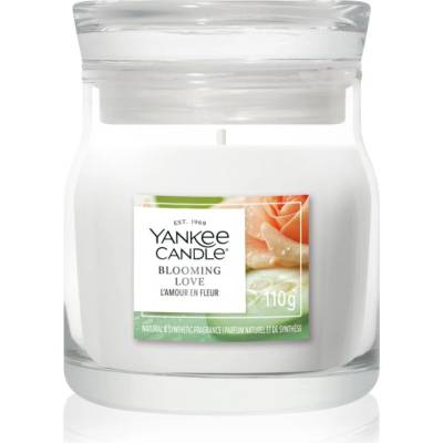 Yankee Candle Blooming Love ароматна свещ Signature 110 гр