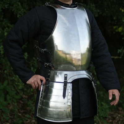 Outfit4Events Kyrys se zády a zbrojními taškami mm 16. století – Zboží Mobilmania