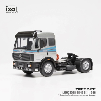 Mercedes SK 88 1988 Stříbrná IXO 1:43
