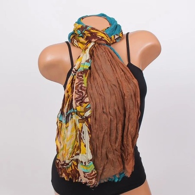 Моден дамски шал в петролено и кафяво с жълт принт