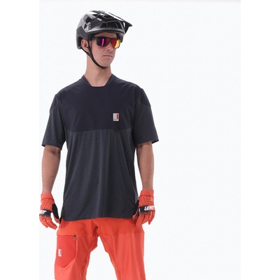 Leatt MTB AllMtn 3.0 čierna