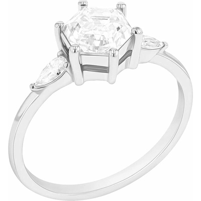 Eppi Zásnubný prsteň s hexagon moissanitom a pear diamantmi Larissa R42940