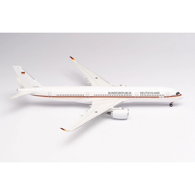 Herpa A350-941 German Air Force Named Konrad Adenauer 1:200