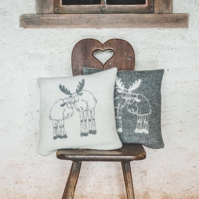 Wooline Vlněný polštář světle šedý s motivem tulících se losů 40x40