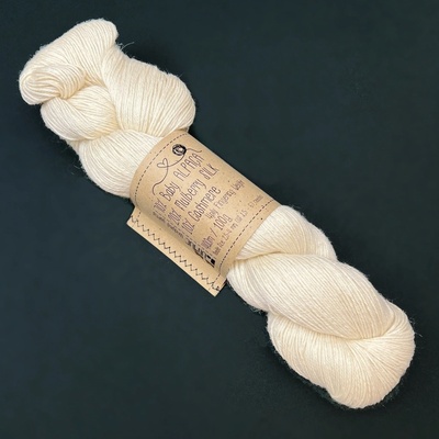 MMboutique 70% Alpaca 20% Mulberry Silk 10% Cashmere 4ply 400 m